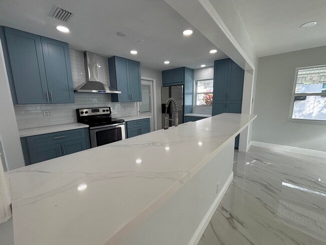 Building Photo - 1307 SW 24th St