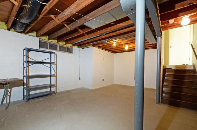 Building Photo - Wonderful 3 Bed 2 Bath Townhome in Little Canada