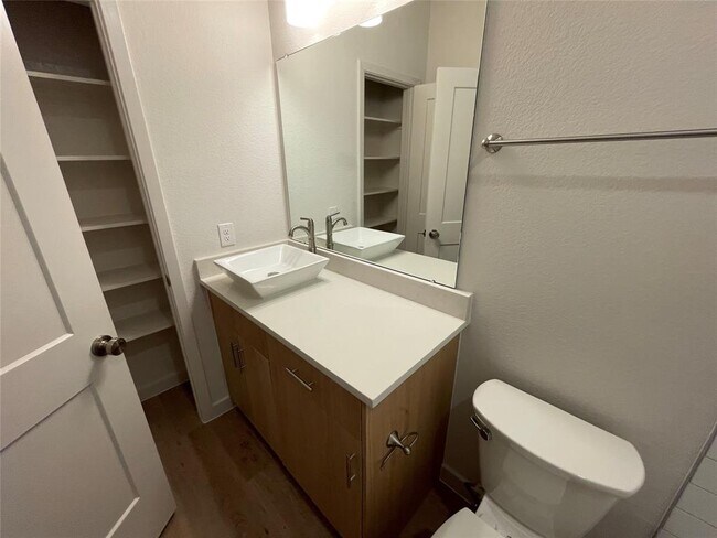 Building Photo - 2515 Appian Wy