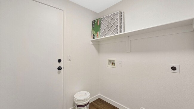 Building Photo - Location! Location! Location! 83rd & Thunderbird