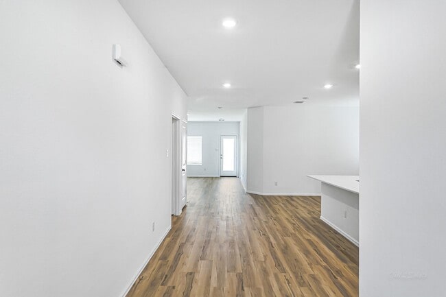 Building Photo - 3718 Shadow Crst Ln