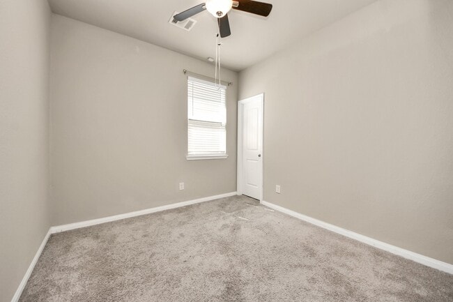 Building Photo - 17630 Holroyd Rd