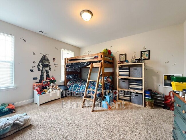 Building Photo - 3935 Standardbred Dr