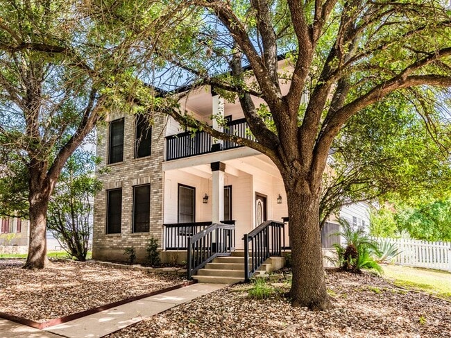 Building Photo - 5814 Negley