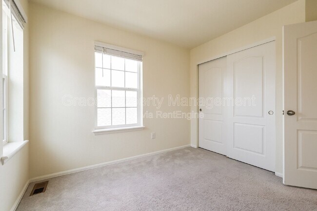 Building Photo - 17626 Olive St