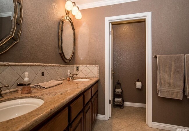 Building Photo - Convenient 3 Bed Home in Sycamore Ranch, Woodland, Near Bel Air Market & Pioneer High