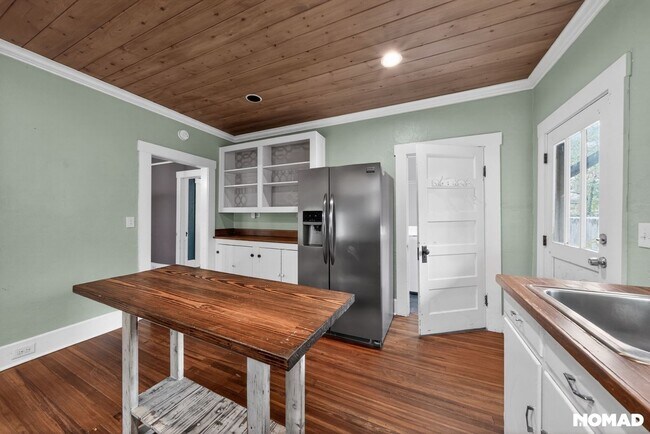 Building Photo - 1436 22nd St