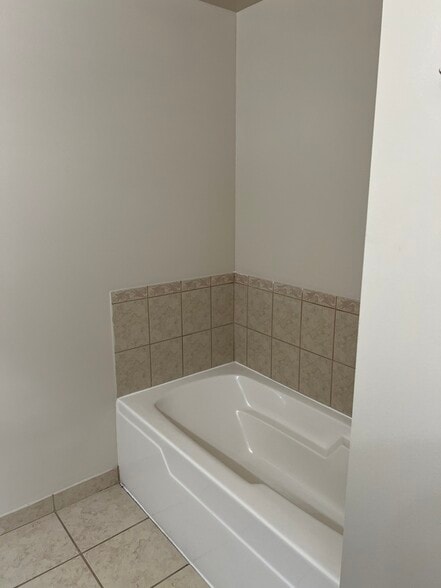 Building Photo - 1250 S Indiana Ave