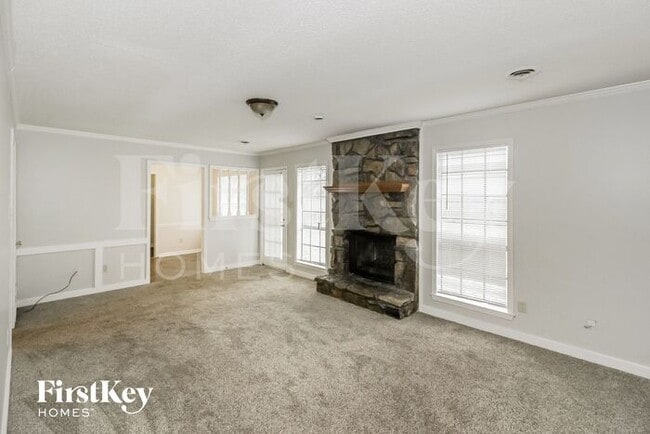 Building Photo - 6861 Valley Park Dr