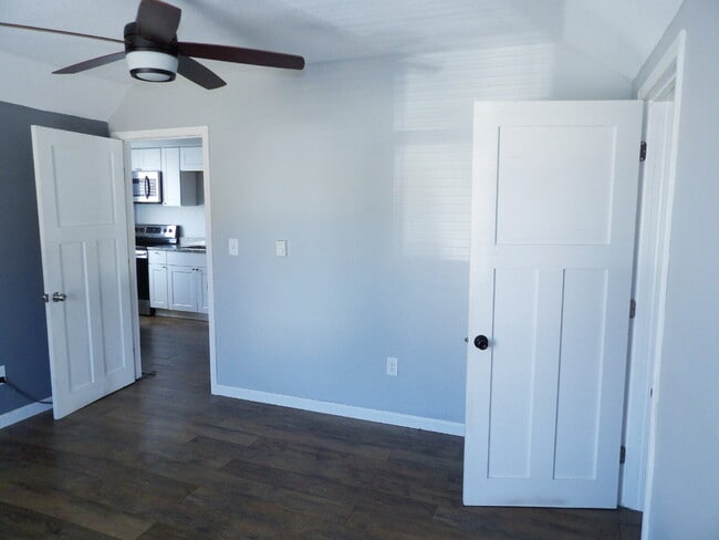 Building Photo - 1 Bed + Extra Room Upper Level Unit in East Harriet Duplex