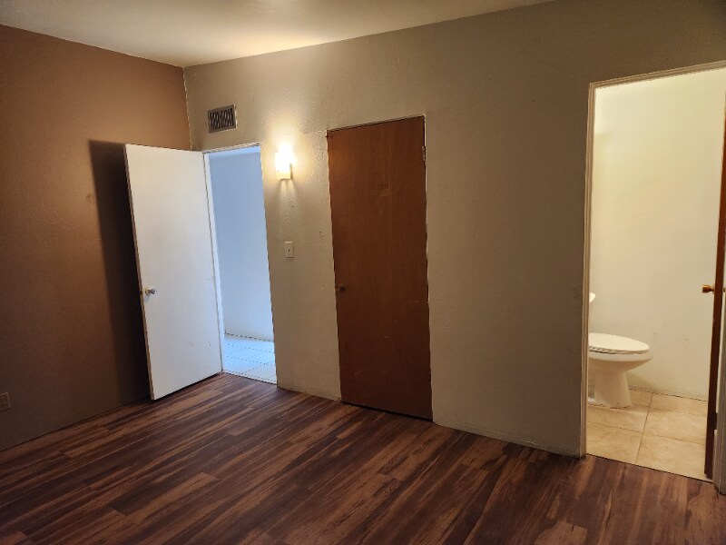 Building Photo - 6816 E Nelson Dr