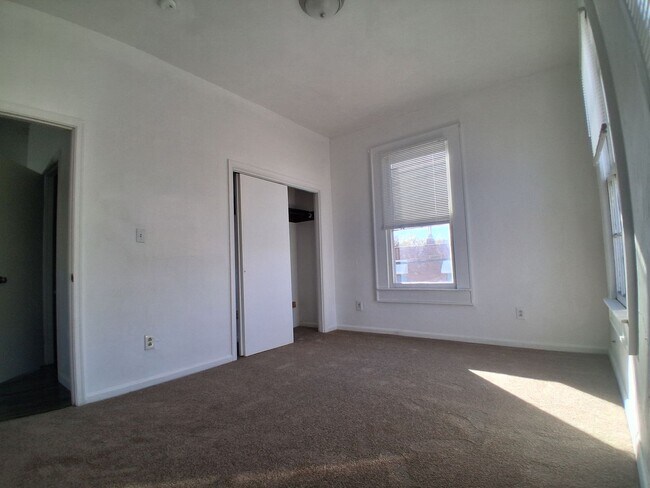 Building Photo - 431 County St