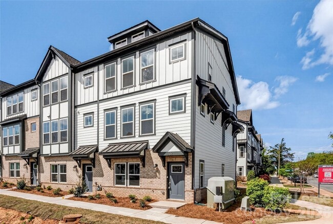 Building Photo - 504 Annie Lowery Wy