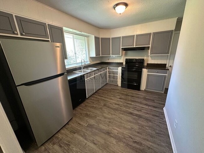 Building Photo - 4 bd/1.5 ba house Rent $1475 -11808 Smalle...