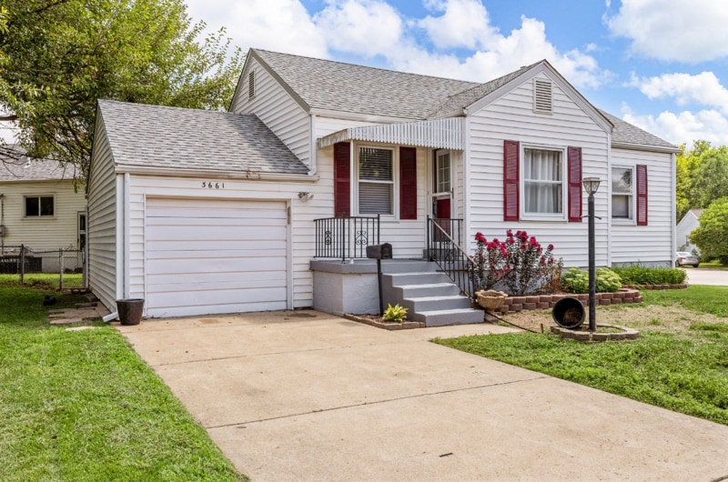Building Photo - 3661 St Marguerite Ln
