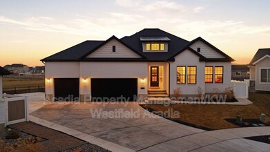 Building Photo - 1437 W Valley Dr