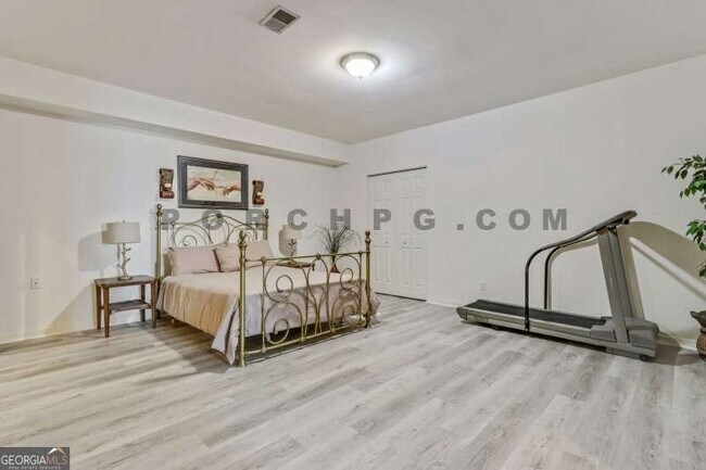 Building Photo - 3210 Kittiwake Cir