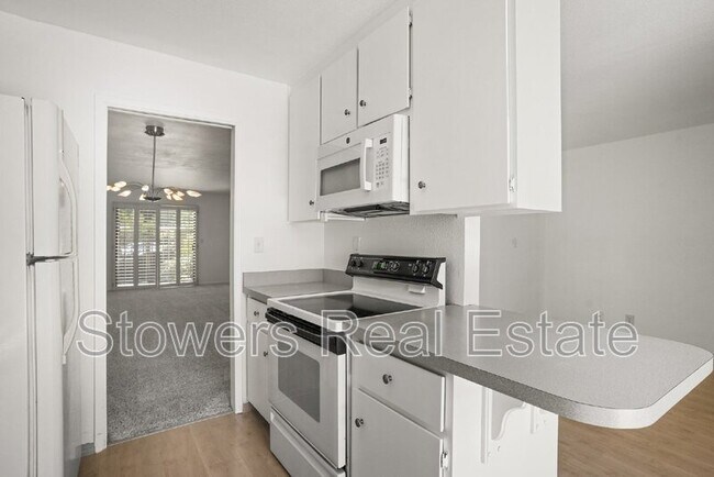 Building Photo - 1714 Parkside Dr