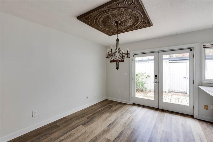 Building Photo - 7094 Stonington Dr NE