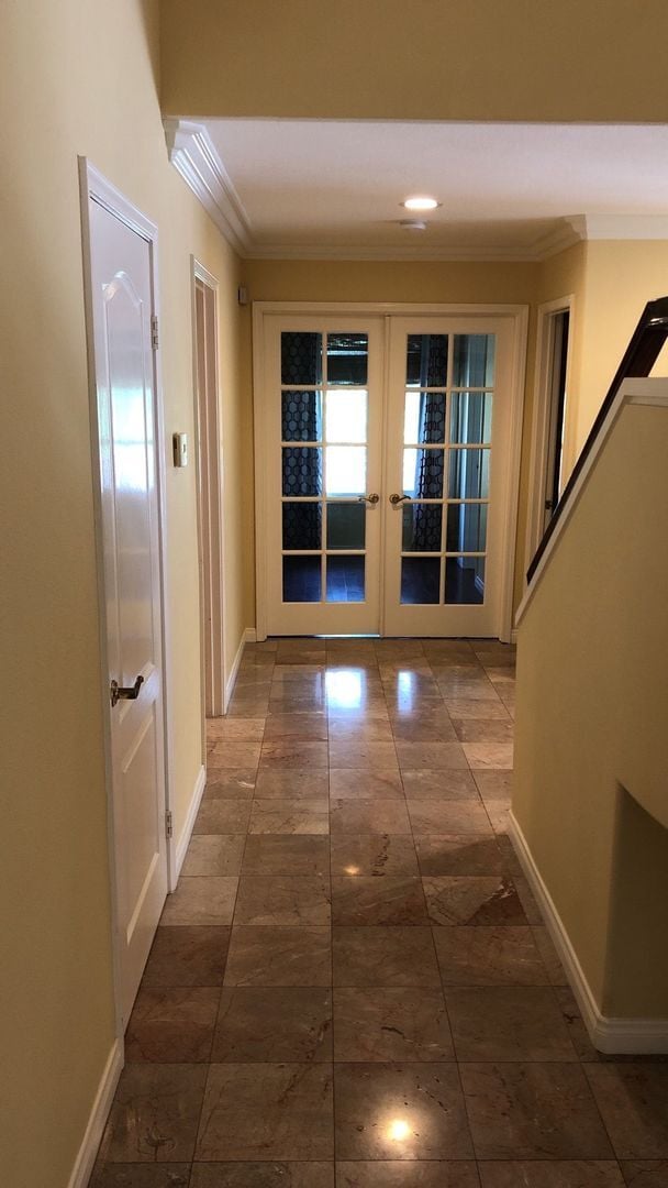 Building Photo - Stunning Sierra Del pro view home!