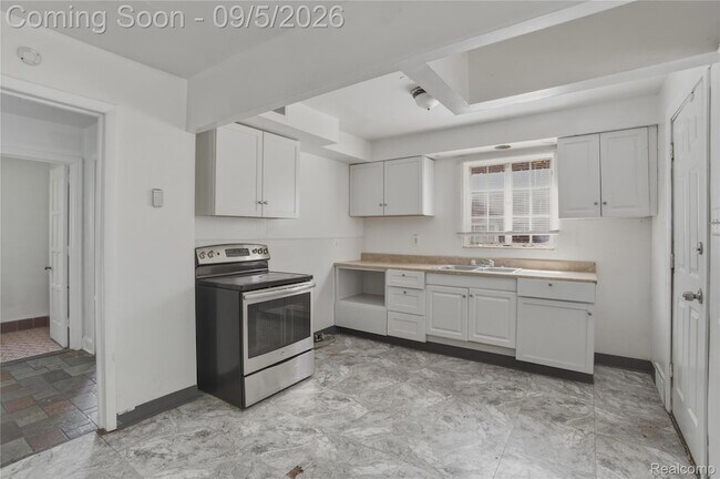 Building Photo - 16661 Linwood St