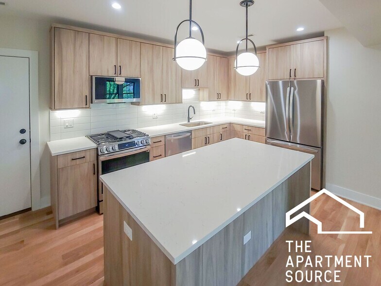 Building Photo - 4849 N Seeley Ave