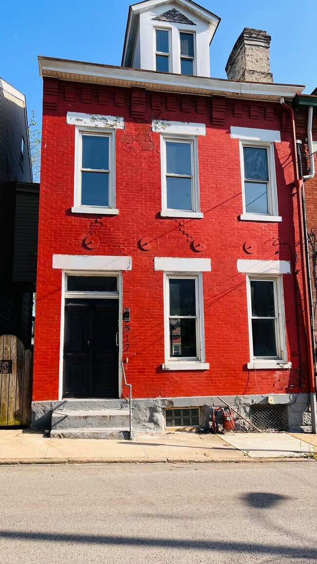 Building Photo - 517 Armandale St