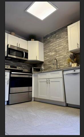 Building Photo - 8110 Skillman St