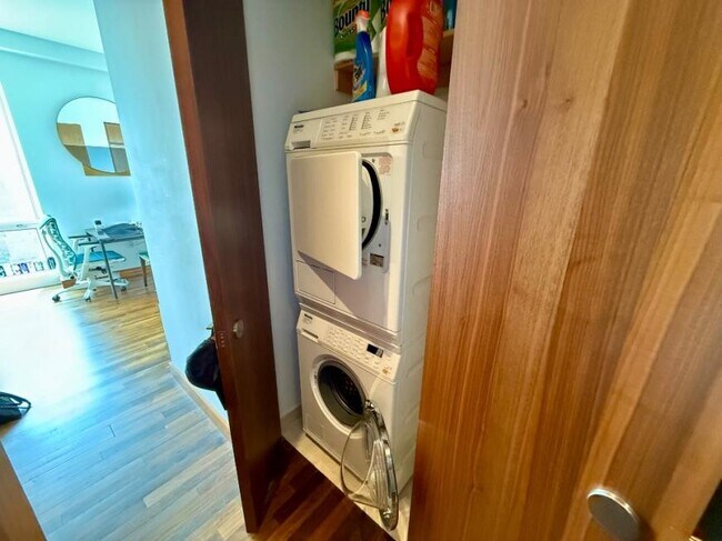 Building Photo - 1 bedroom in New York NY 10018