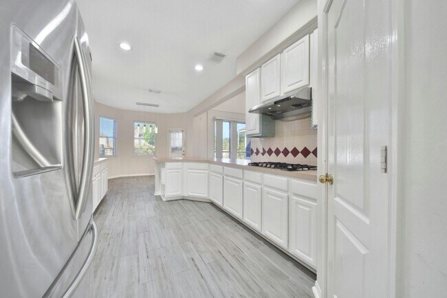 Building Photo - 522 Jay's Ln