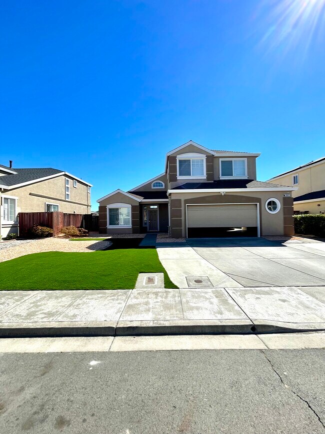 Primary Photo - 557 Canyon Meadows Dr