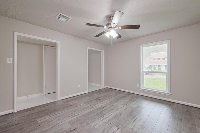 Building Photo - 203 Sevenhampton Ln