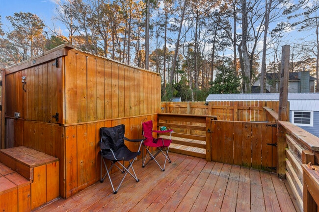 Building Photo - 214 Manchester Rd