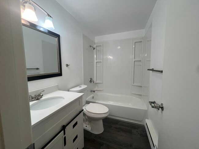 Building Photo - 3100 NE 16th St