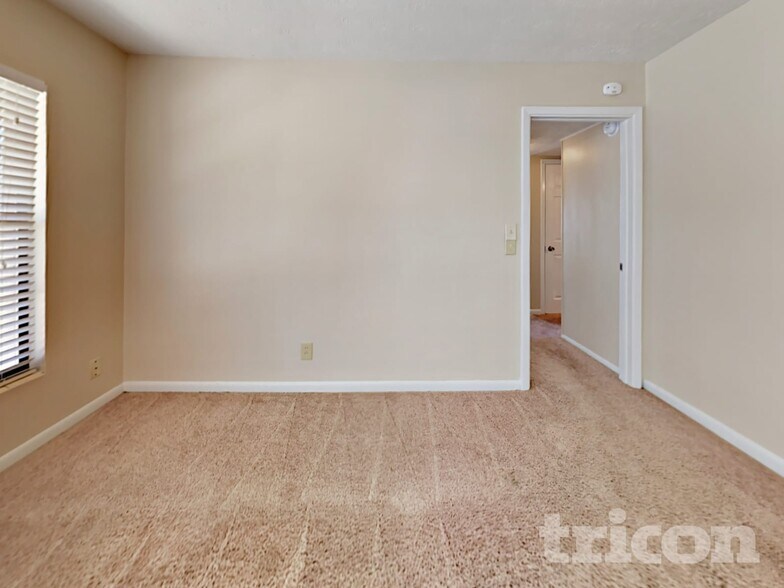 Building Photo - 10506 Dodd Rd