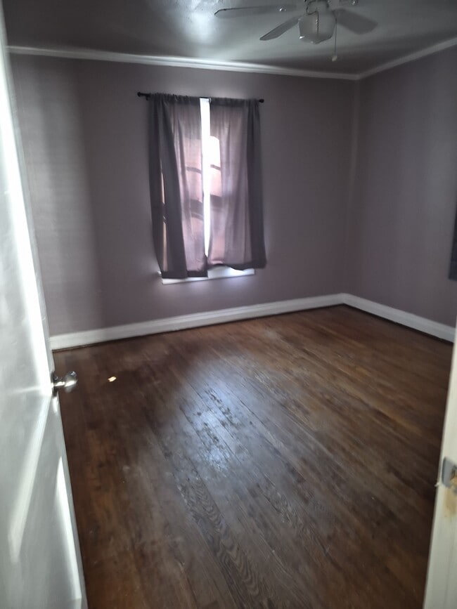 Building Photo - 429 Shirley Ave