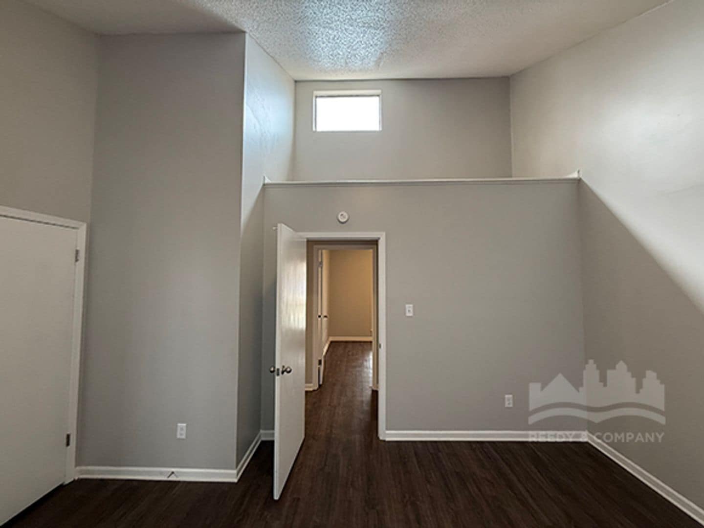 Building Photo - 5700 Ridgetop Dr