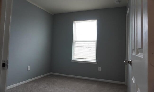 Building Photo - 14503 Overland Pass