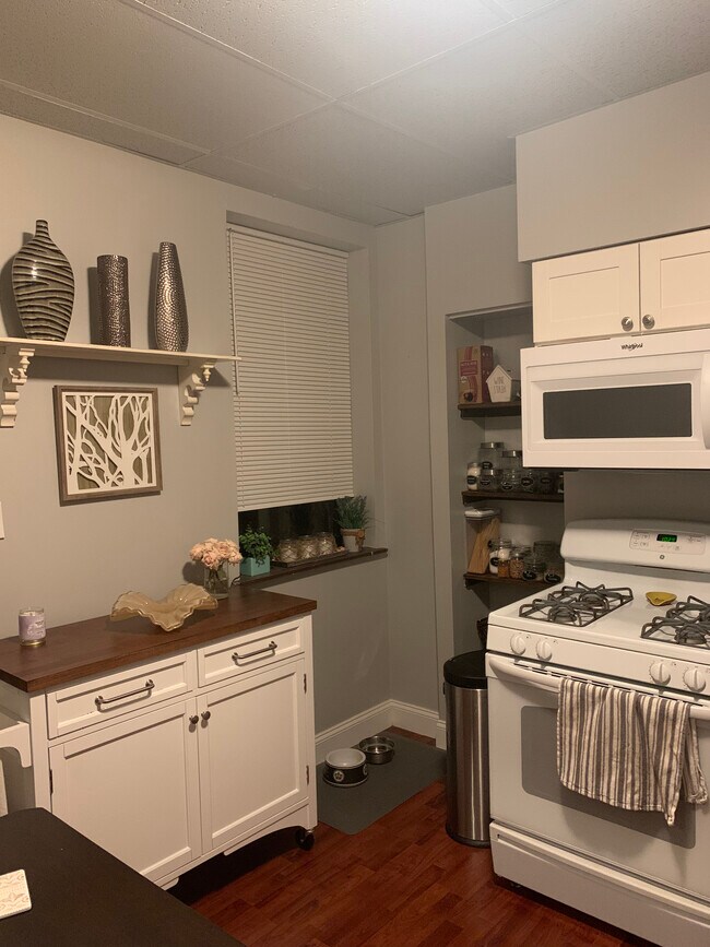 Building Photo - 3145 Spring Way