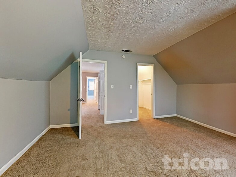 Building Photo - 5171 Salem Dr