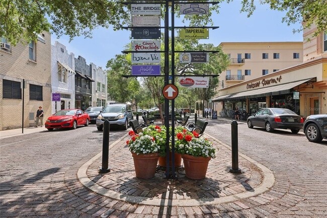 Building Photo - 730 W Swoope Ave