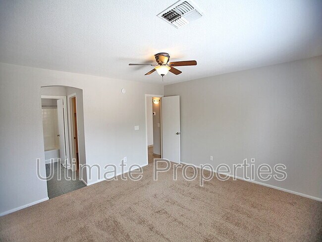 Building Photo - 4611 N 87th Ave