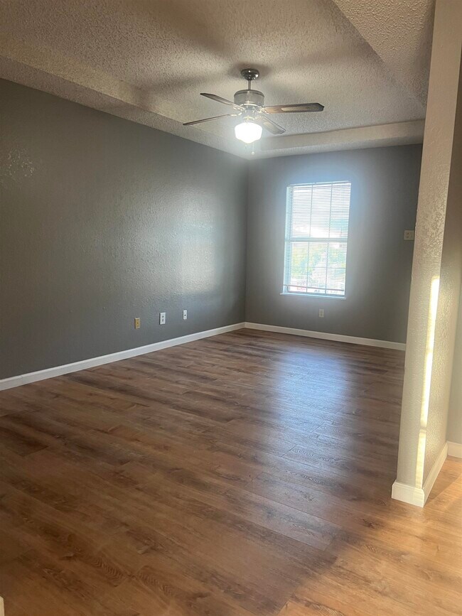 Building Photo - 4102 Eagle Pass Ave