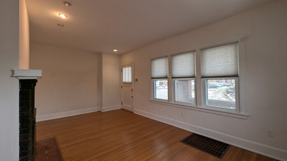 Building Photo - 1800 Mears Ave