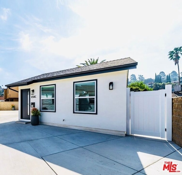 Building Photo - 1258 Mariposa St