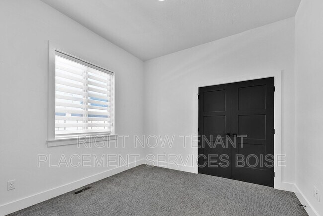 Building Photo - 6705 N Elmstone Way