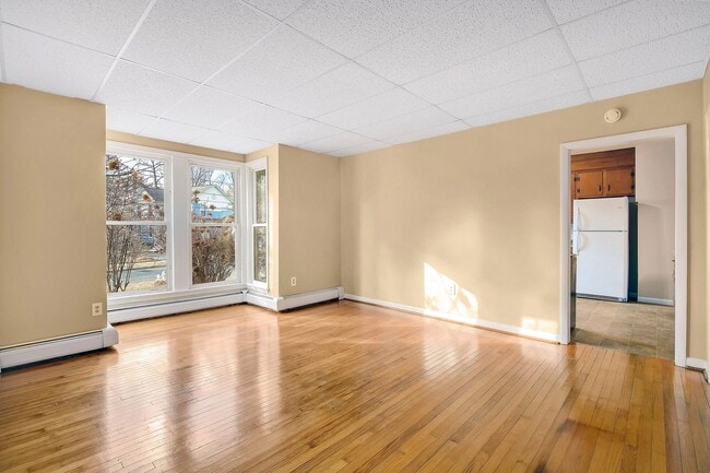 Building Photo - 15 Myrtle Ave