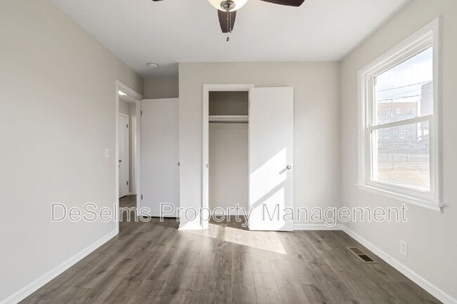 Building Photo - 802 Ramsey St