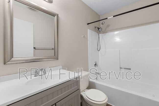 Building Photo - 4426 Central Valley Dr