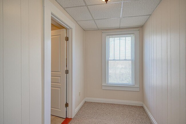 Building Photo - 319 Forge Village Rd